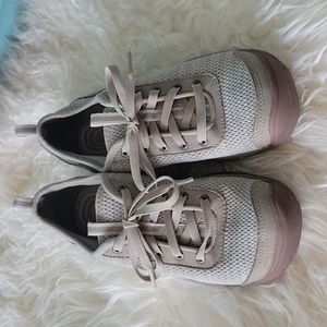 Keen Contour Arch Shoes